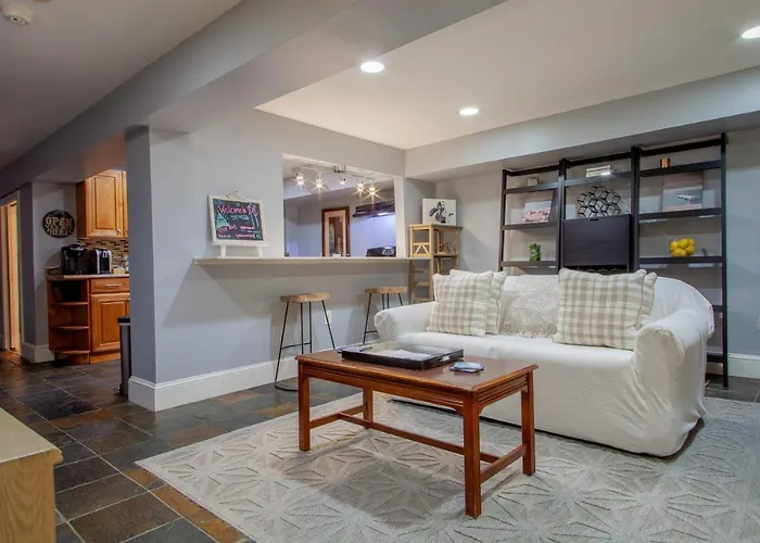 Delightful 1-Br Accommodations Nearby Metro