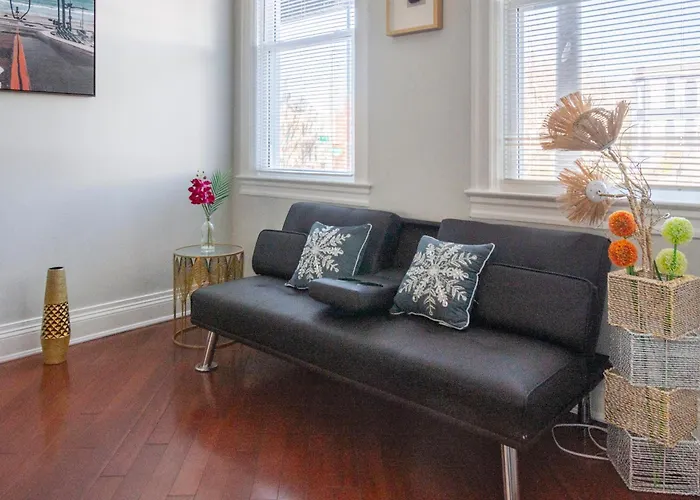Comfortable 4 Bedroom Home With City View Near Capitol Hill Washington Dc