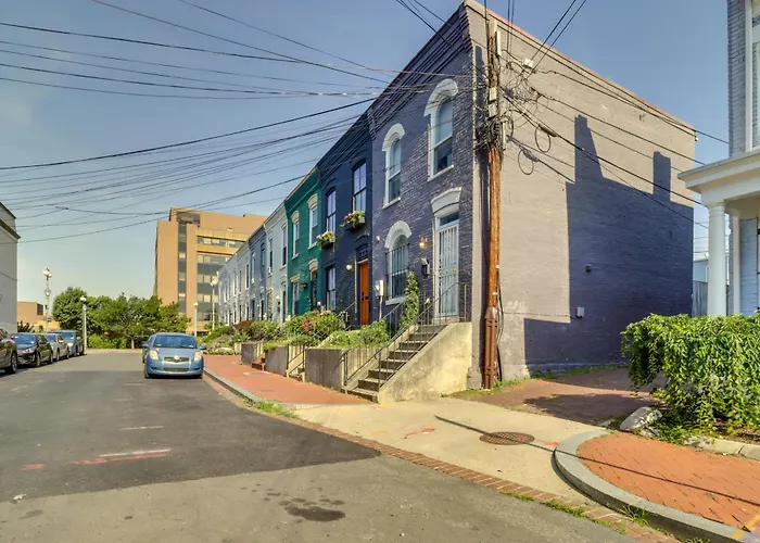 2 Mi To National Mall: Stunning Townhome W/ Patio!