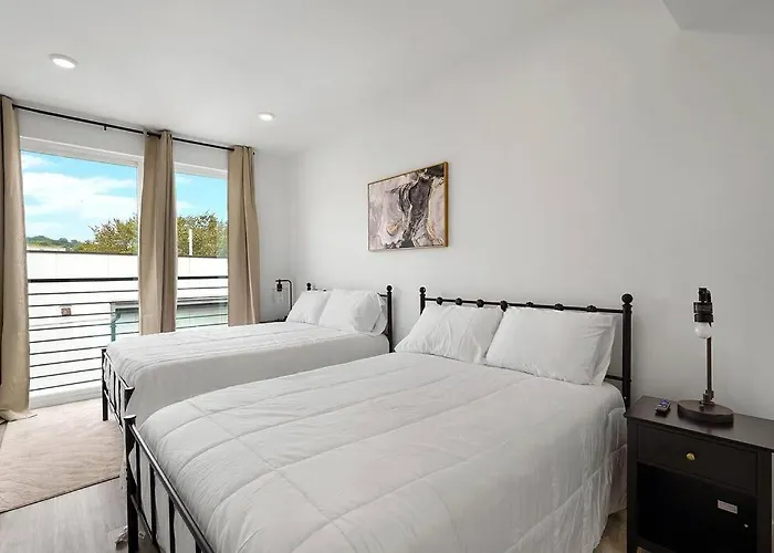Enjoy City Skyline Views From Private Roofdeck!