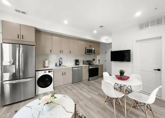 Classy Capitol Hill Apt, Steps From Dc Attraction