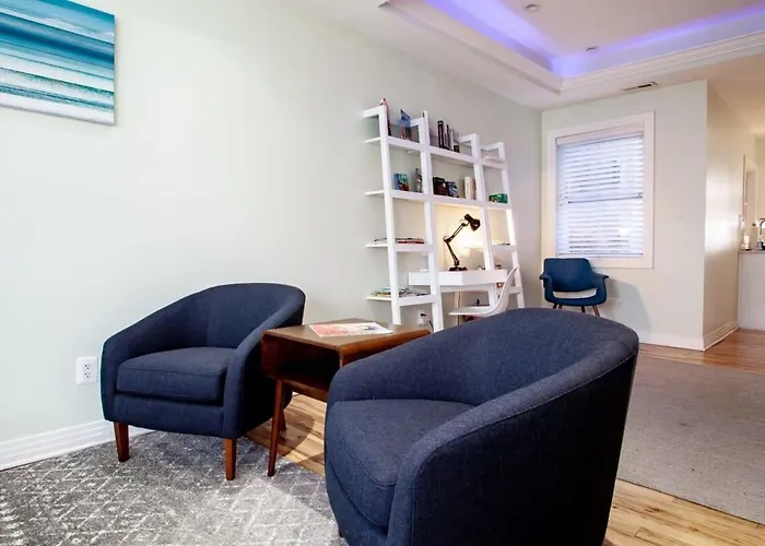 Modern Home Near Capitol Hill - Walk To Metro Subway