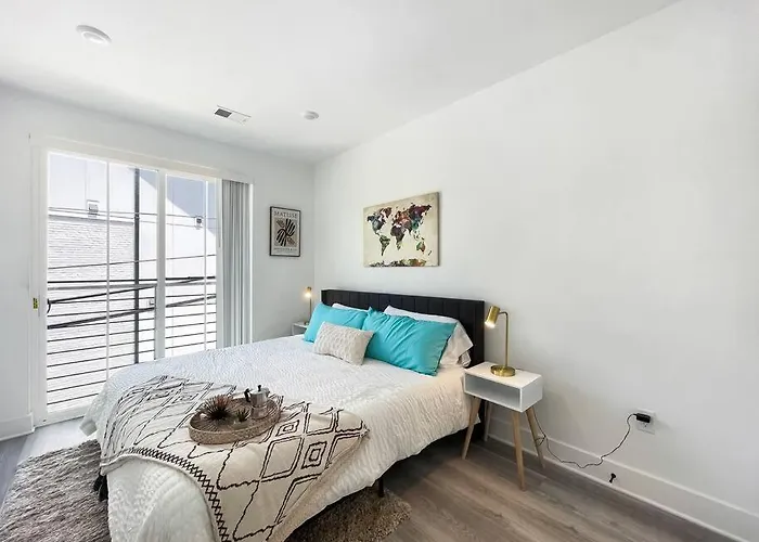 Central Dc Apt , City Skyline View , Close To All