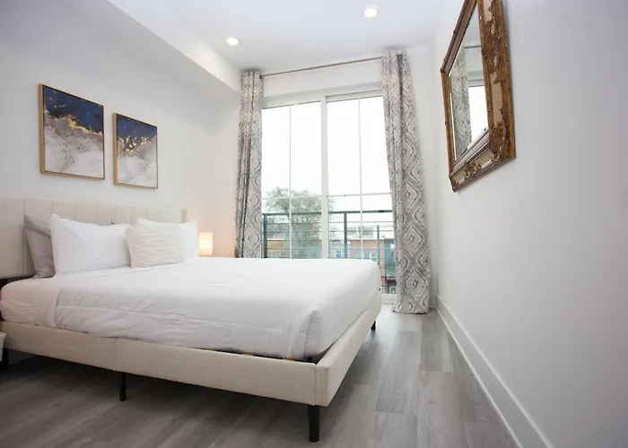 It'S A Corner Unit With Cool City Skyline Views!