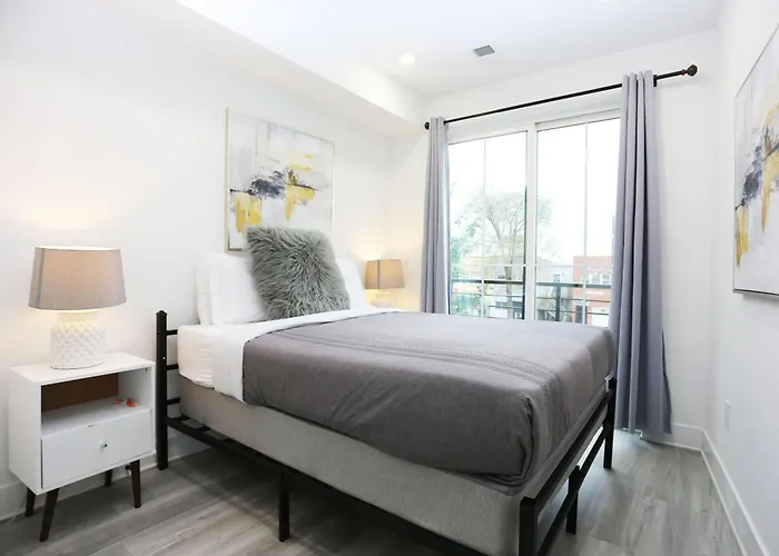 Charming Capitol Hill Home With Stunning Views!