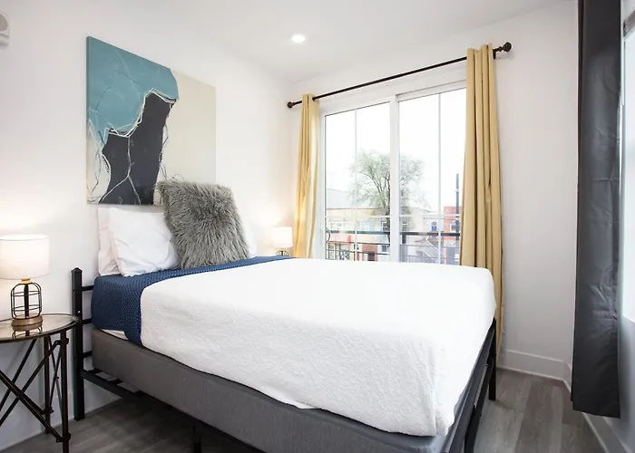 Charming Capitol Hill Home With Stunning Views!