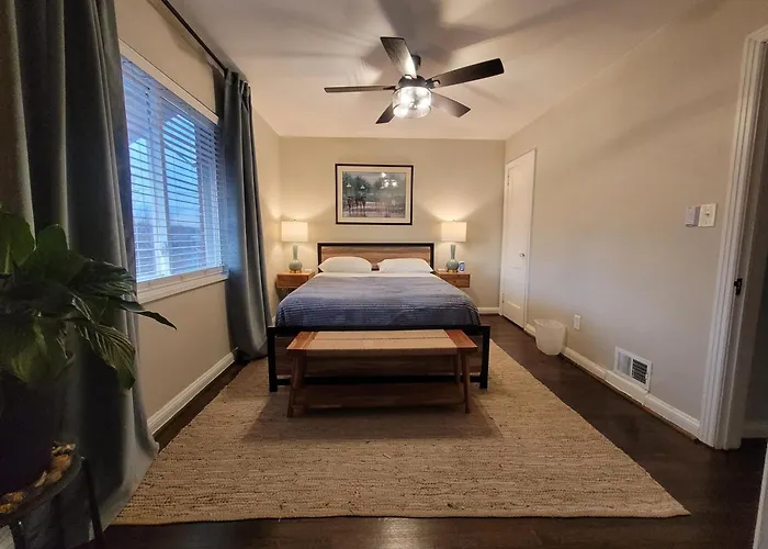 Capitol Hill Adj Home With Free St Parking & Metro Access